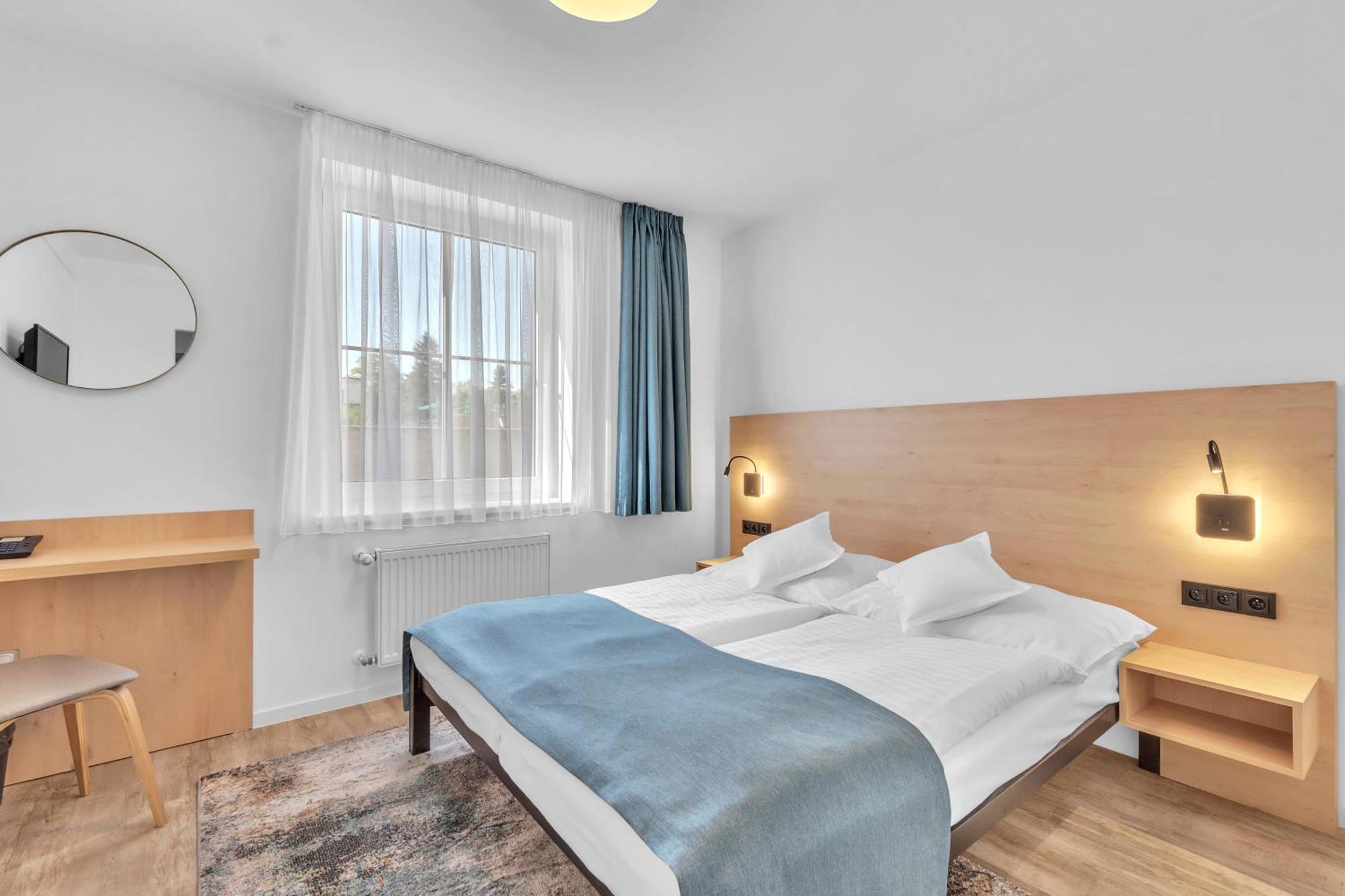 Hotel Za Vodou Dvur Kralove nad Labem Exterior photo