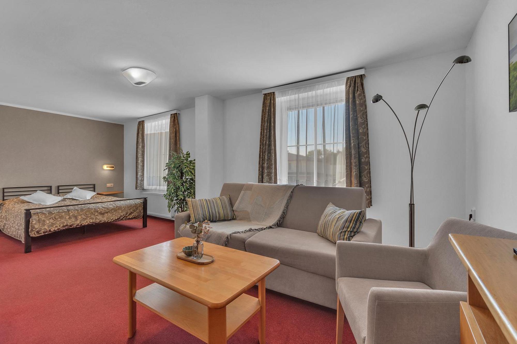 Hotel Za Vodou Dvur Kralove nad Labem Exterior photo