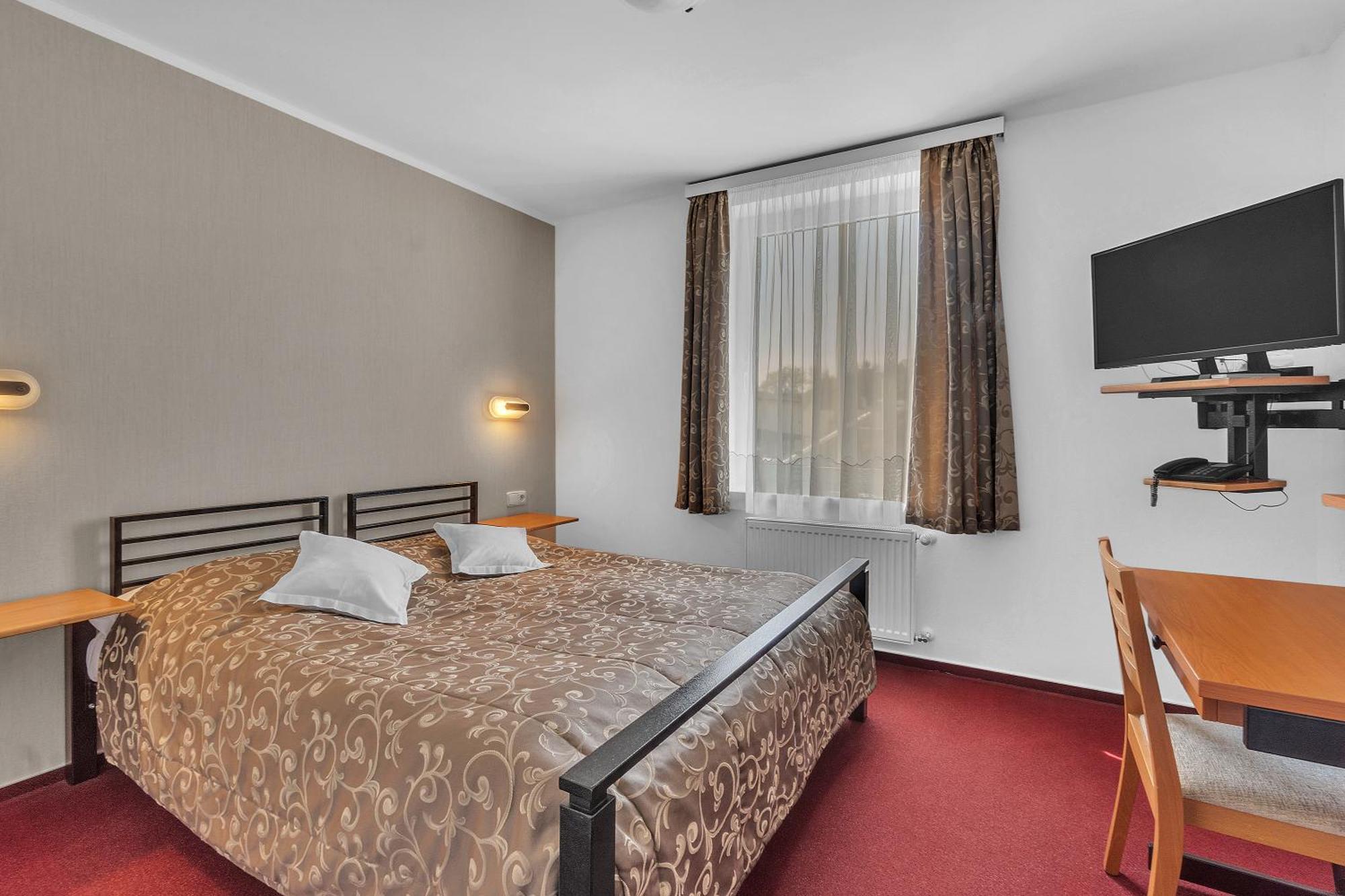Hotel Za Vodou Dvur Kralove nad Labem Exterior photo