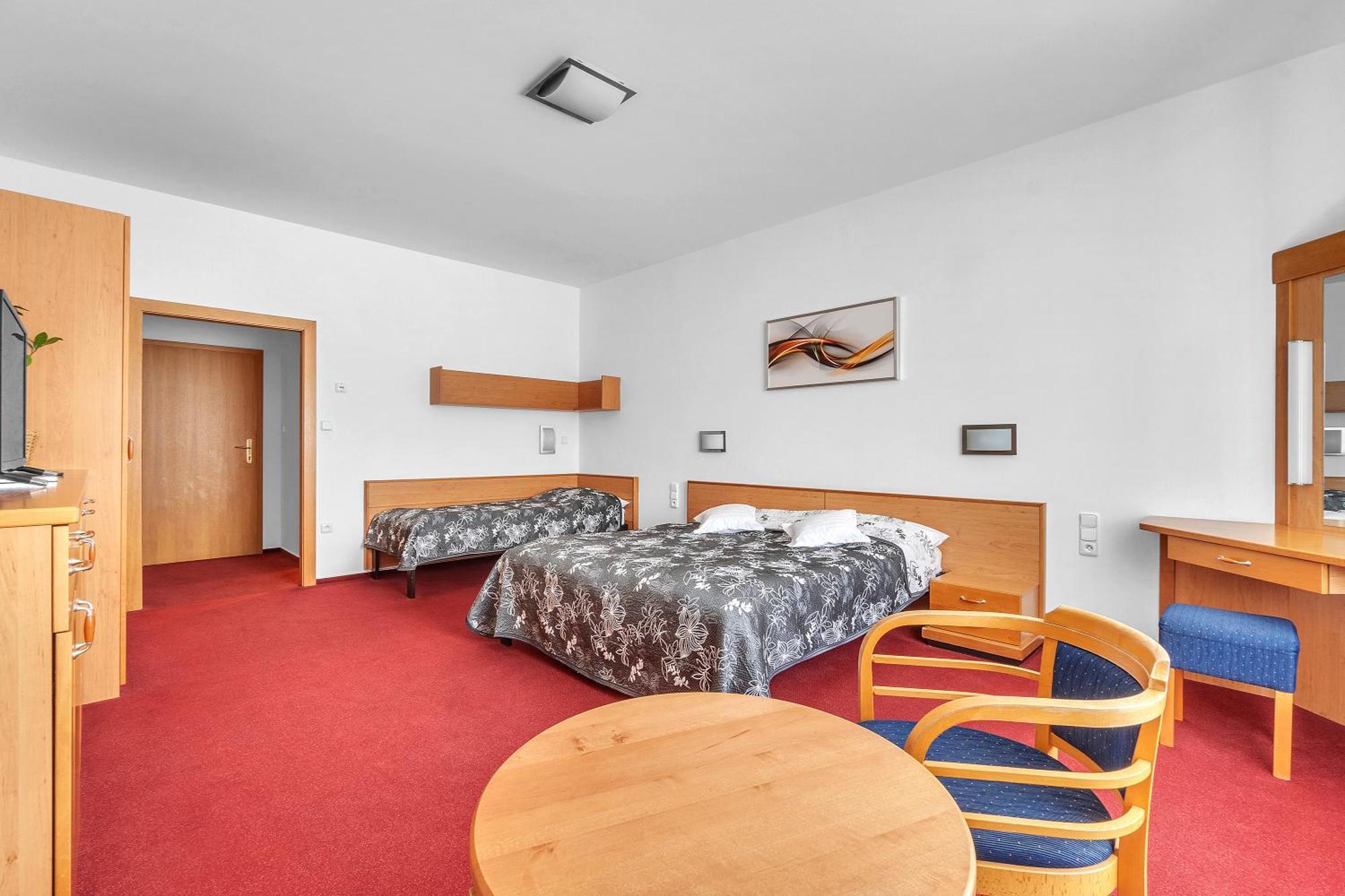 Hotel Za Vodou Dvur Kralove nad Labem Exterior photo
