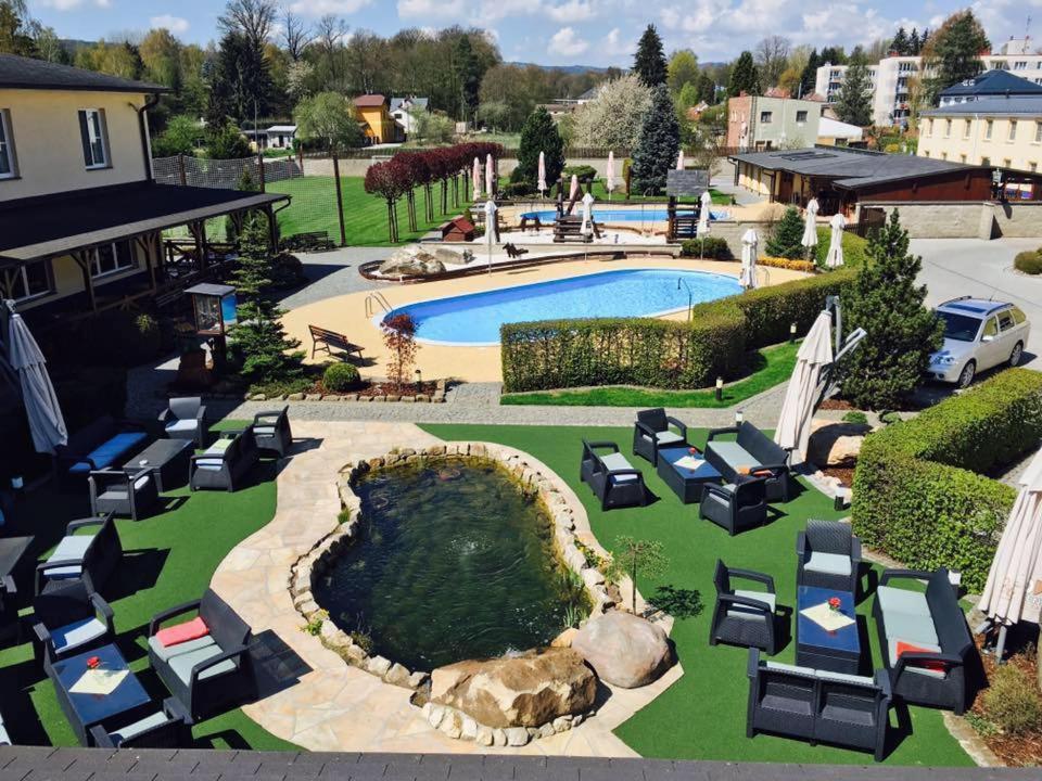 Hotel Za Vodou Dvur Kralove nad Labem Exterior photo